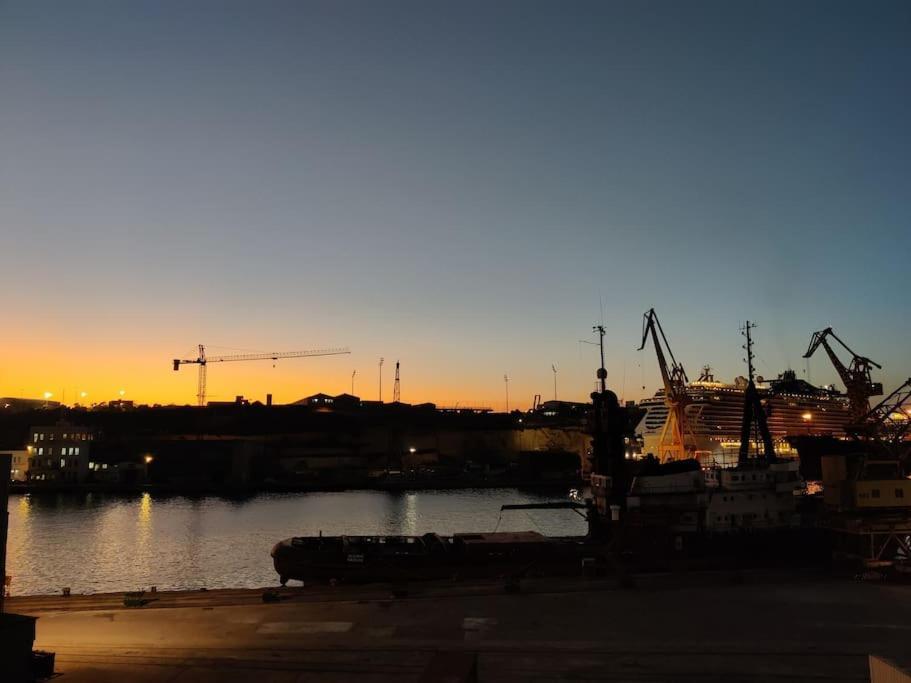 Crew 2 Savynomad Harbour Residences Wow Views Cospicua Esterno foto